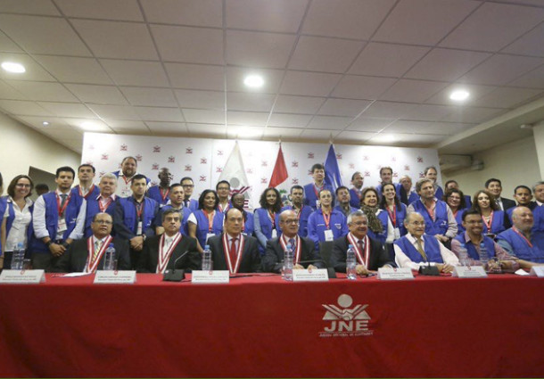Por invitación de UNASUR - Vocales del TSE acompañaron proceso electoral en Perú