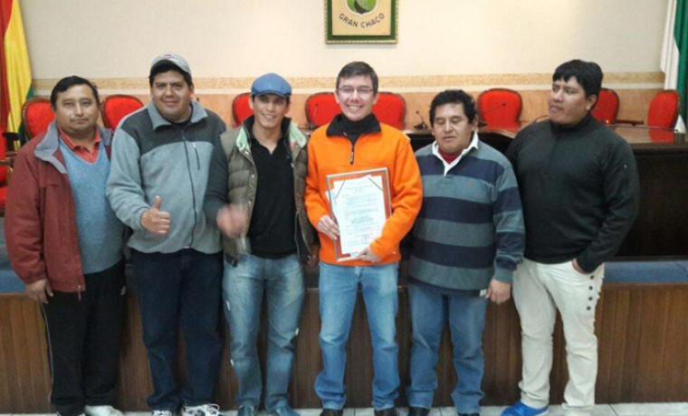 Director del SERECÍ junto a parte del equipo de servidores públicos que trabajaron en la campaña.