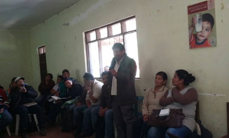 Reunión de comunarios y comunarias