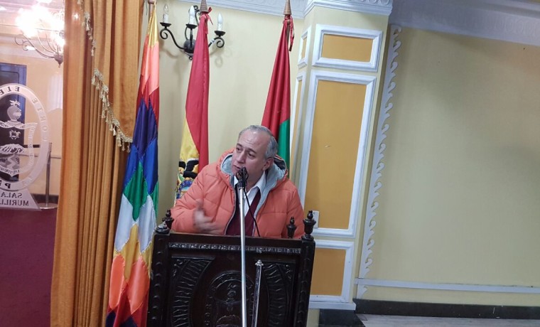 1. La Paz. Vocal Antonio Costas durante la inauguración del taller.