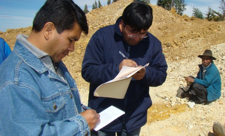 2. Responsable SIFDE y representante de la AJAM toman nota de la deliberacion de consulta