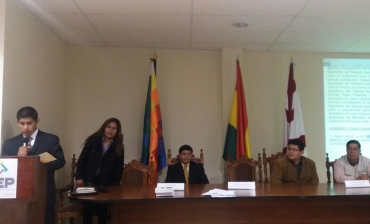 4. El vocal Idelfonso Mamani en la inauguración del taller en Chuquisaca.