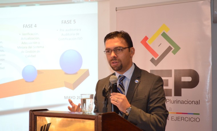 4. Juan Pablo Pozo durante su disertación en el taller.