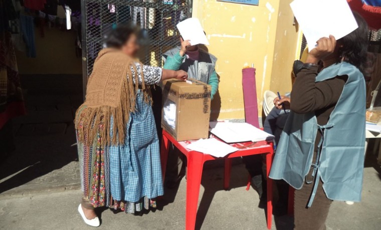 5. Interna emite su voto.