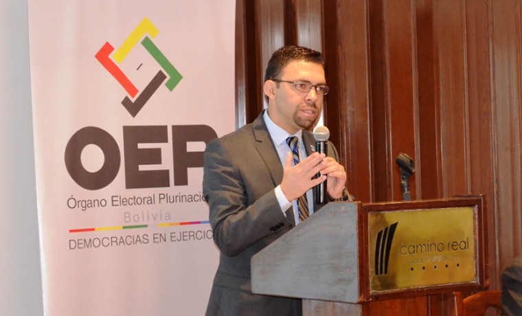 5. Juan Pablo Pozo durante su disertación en el taller.