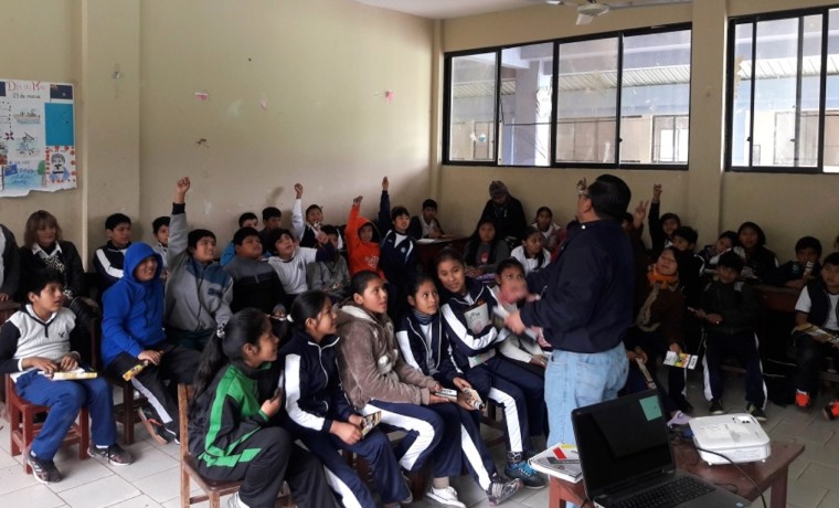 Capacitación en la Unidad Educativa Oscar Alfaro.