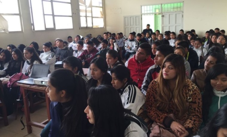 Estudiantes de la unidad educativa Liceo Gran Chaco.