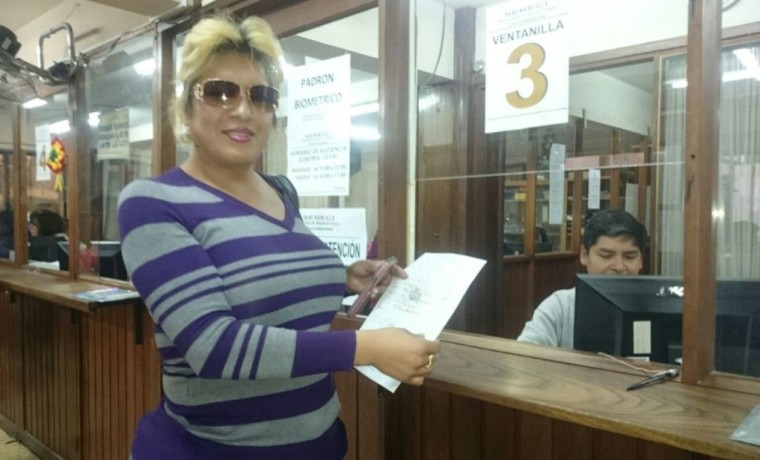 1. Entrega de la Resolución Administrativa en Cochabamba.