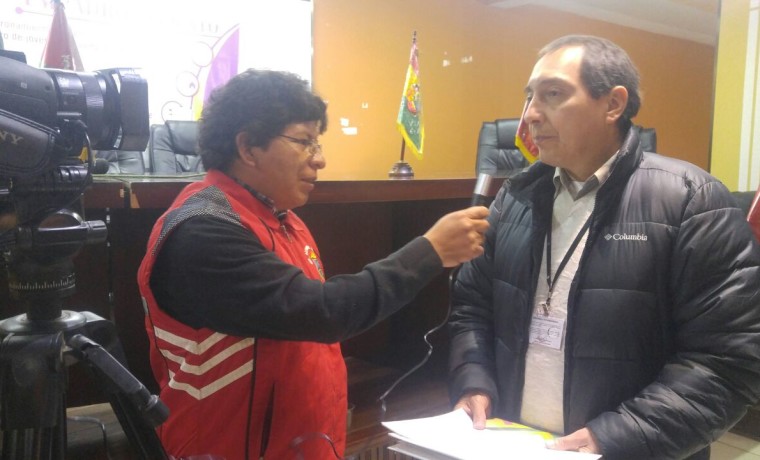 1. La Paz, Viacha. El Director del SERECI La Paz, Juan Carlos Vergara Jaldin, en entrevista con los medios