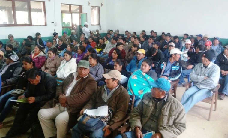 1. Los capitantes grandes y representantes de las seis zonas que componen Charagua.