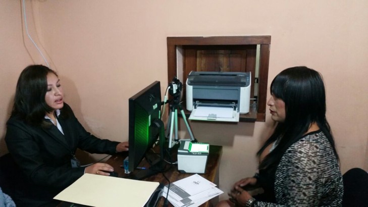 12. Recepción de la primera solicitud de cambio de nombre y dato sel sexo en el SERECI Potosí.