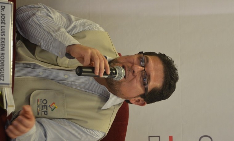 3. El vocal del TSE, Jose Luis Exeni.