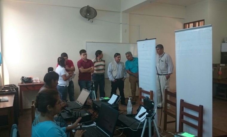 8. Santa Cruz, Yapacaní. Autoridades del SERECI en al unidad educativa Nacional Bolivia.