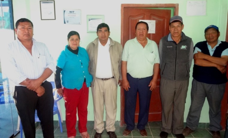 Miembros del comité electoral.