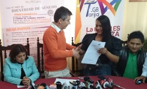 Tarija: SERECI entrega primera resolución y certificado de nacimiento con cambios de nombre y datos de sexo a ciudadana trans