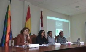 Vocales del TED Chuquisaca presentan las papeletas de sufragio de Sucre y Mojocoya