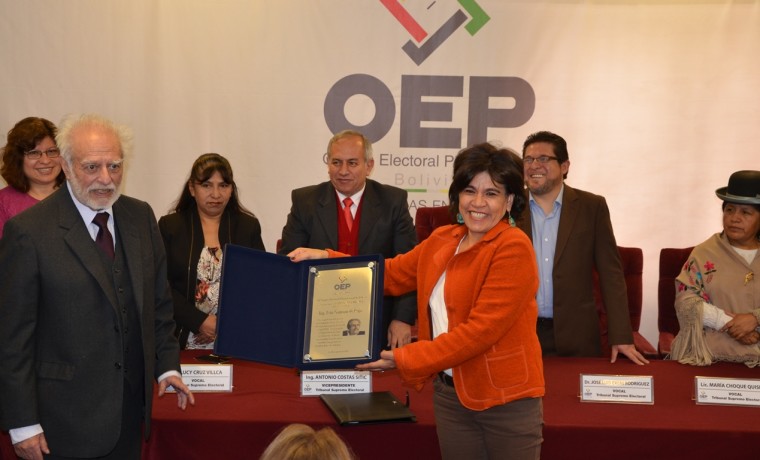 reconocimientoguzmanderojas_160816_17