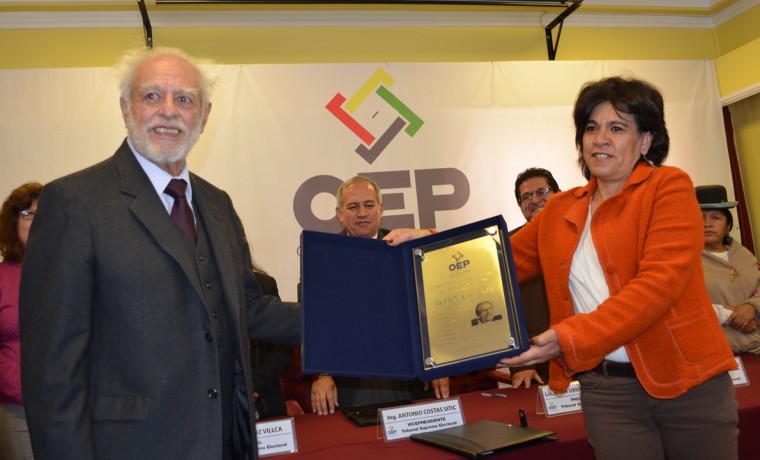 reconocimientoguzmanderojas_160816_6