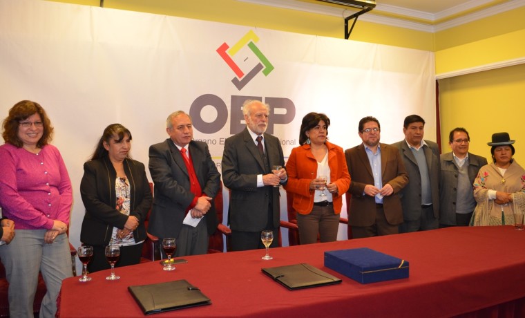 reconocimientoguzmanderojas_160816_9