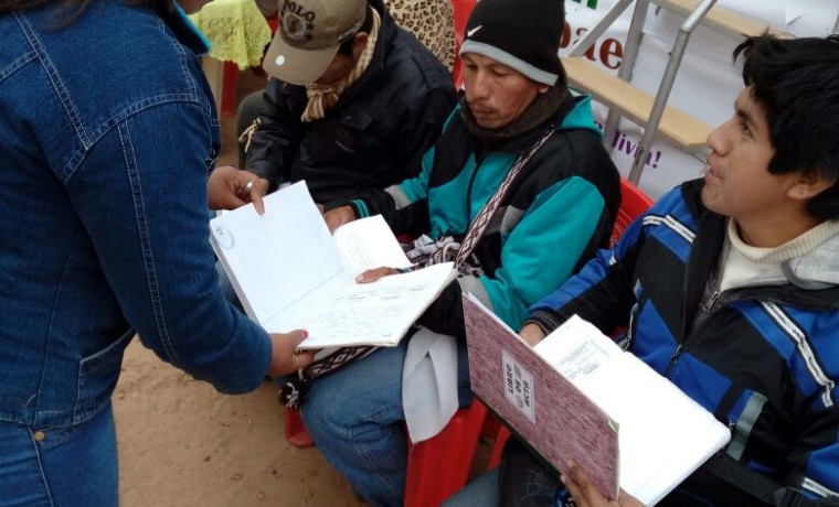 16. Las  y los delegados comunales presentan la lista de candidatas y candidatos.