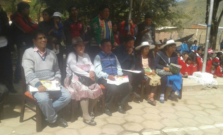 autoridades-del-municipio-de-caripuyo-junto-a-la-vocal-del-ted-potosi-celia-arias