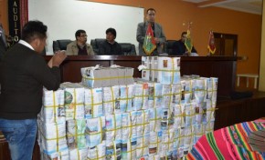 TED La Paz entrega a Viacha 13.600 ejemplares del proyecto de Carta Orgánica para la socialización