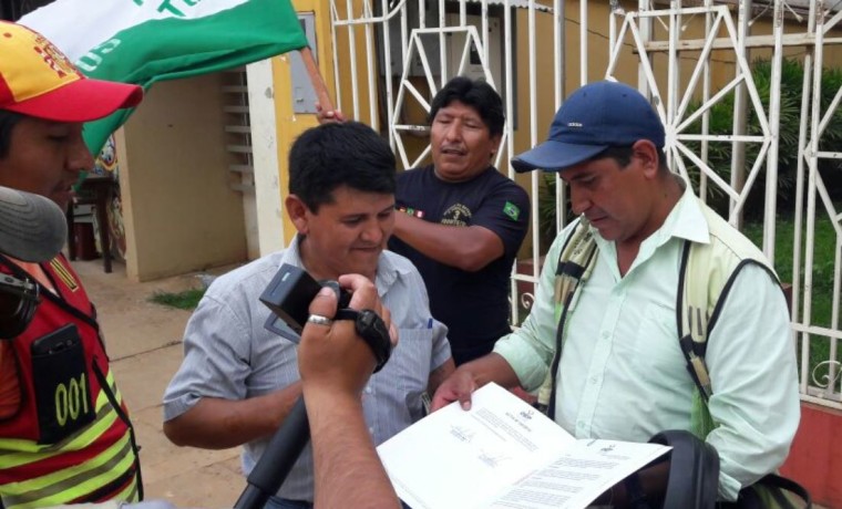 1-el-representante-de-pst-benito-mamani-informa-a-los-medios-de-comunicacion-sobre-la-creacion-de-la-nueva-agrupacion