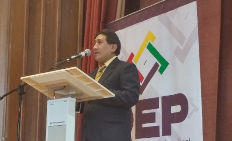3-exposicion-por-el-docente-universitario-jaime-mamani