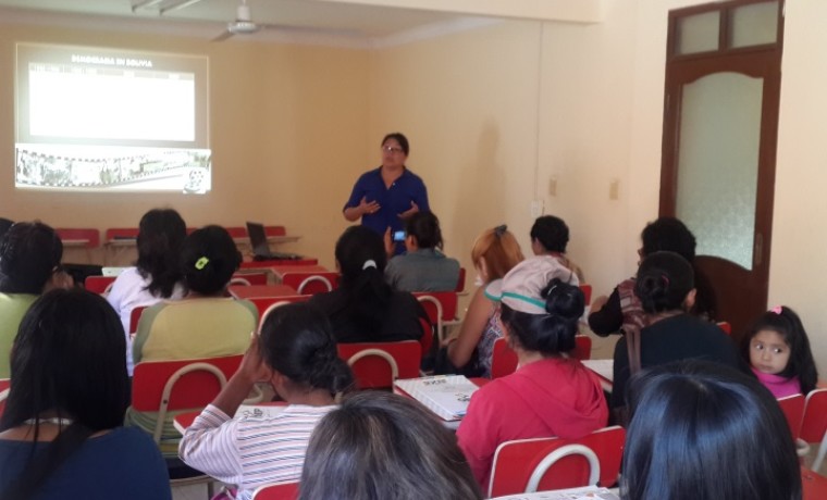 capacitacion-a-mujeres-lideres-de-la-zona-central