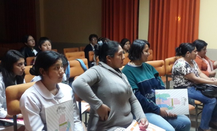capacitacion-a-mujeres-lideres-de-la-zona-la-tabladita