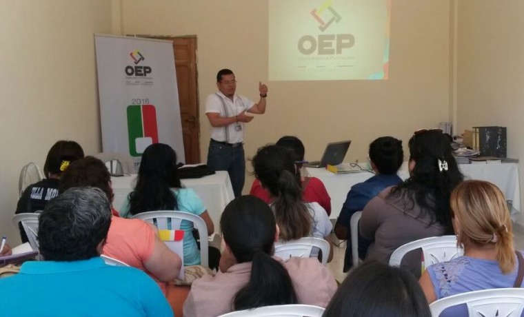 capacitacion-a-notarias-y-notarios-electorales-de-villa-montes