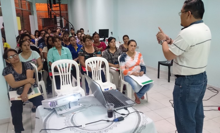 capacitacion-a-notarias-y-notarios-electorales-de-yacuiba