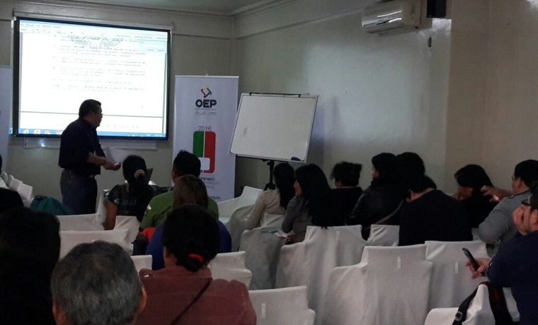 exposicion-por-el-tecnico-de-educacion-del-sifde-tarija-augusto-nakasone