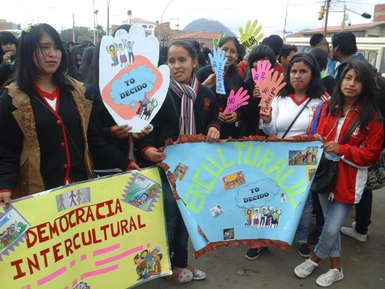 caravanademocraciasucre_141016