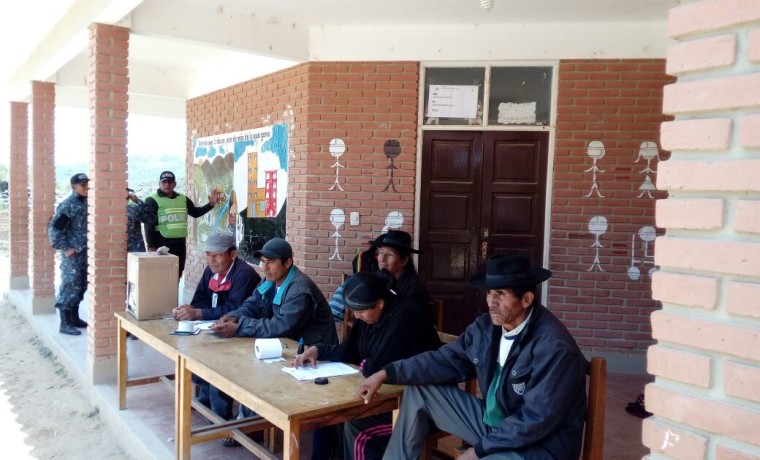 moj-jurados-electorales-en-el-recinto-de-mojocoya-a-esta-hora-se-ve-menor-participacion