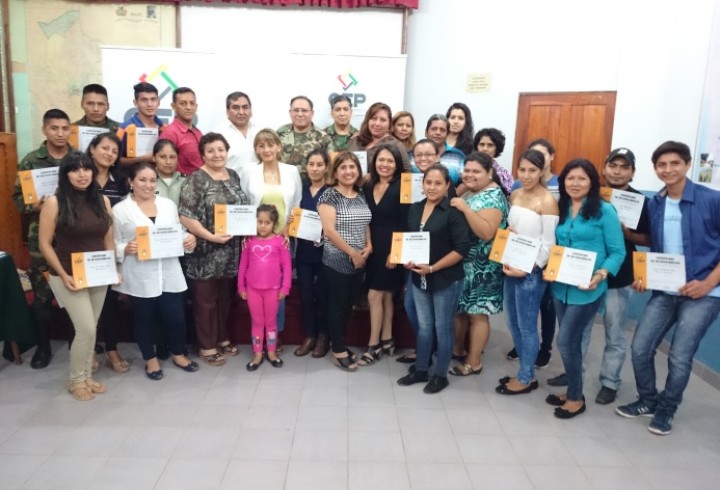 entrega-de-certificados-de-reconocimiento-en-villa-montes