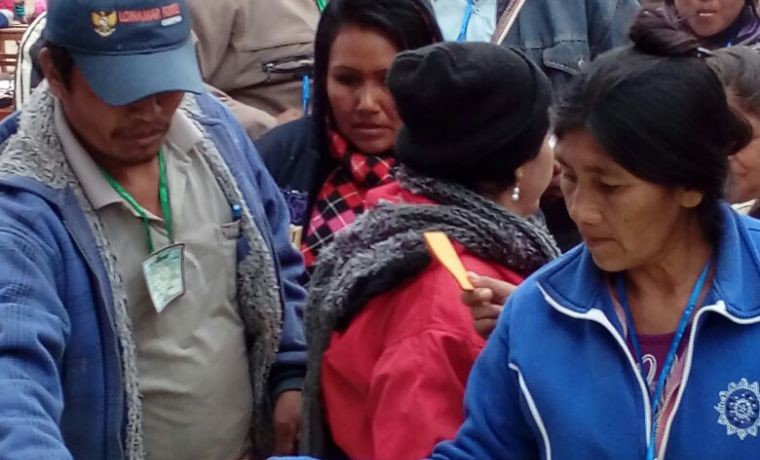 alto-isoso-mujeres-delegadas-de-las-comunidades-emiten-su-voto