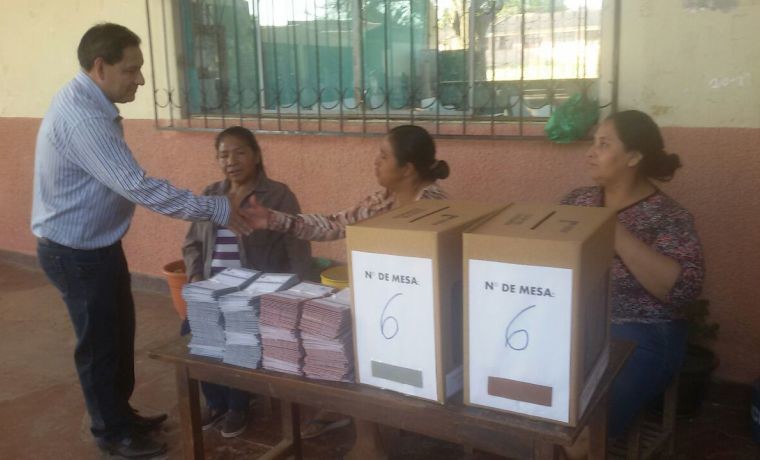charagua-pueblo-el-presidente-del-ted-santa-cruz-hace-la-inseccion-de-las-mesas-de-sufragio