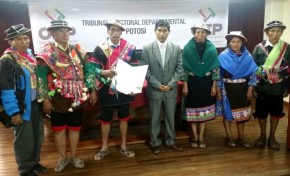 Ayllu Yura recibió el informe en quechua del acceso a su autonomía indígena