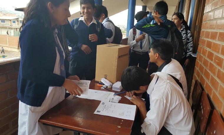 Elección en unidad educativa María Ayma Mamani.4