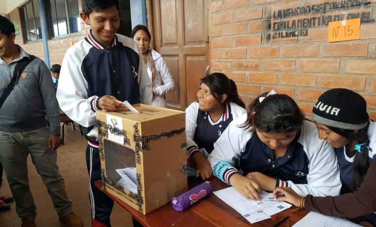 Elección en unidad educativa María Ayma Mamani.6
