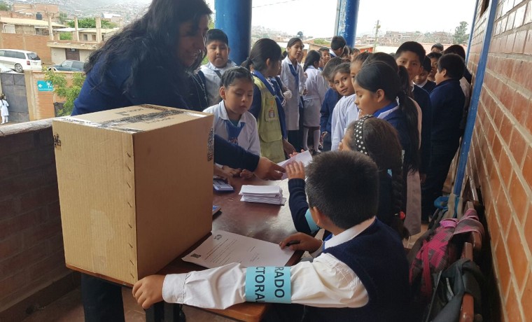 Elección en unidad educativa María Ayma Mamani.7