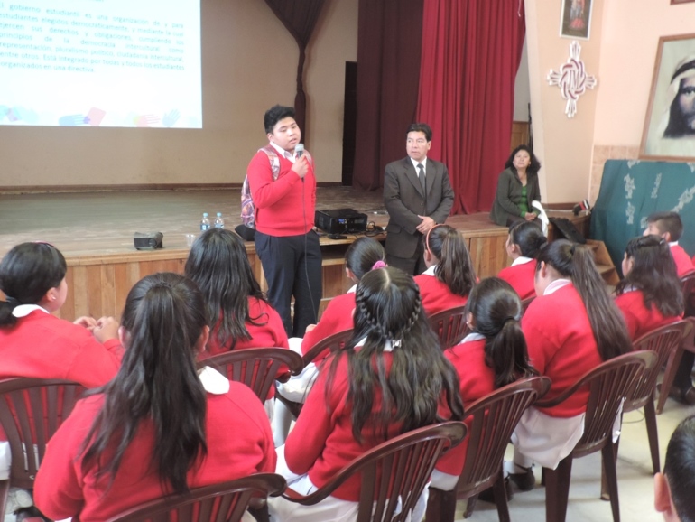 gob.estudiantilesoruro_220317