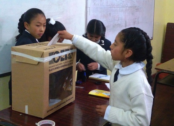 gobi.estudiantilespotosi_160317_2