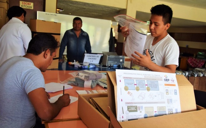 maletaselectorales_141117_1