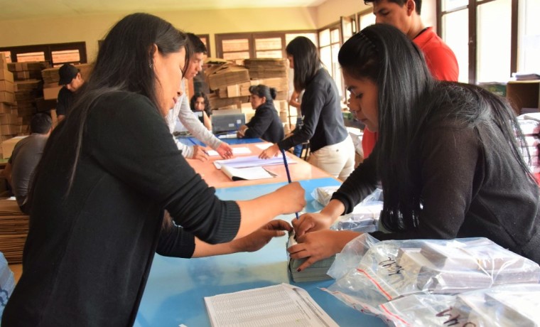 maletaselectorales_141117_2