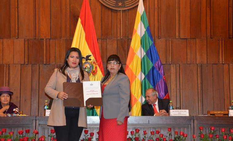 1. Dolka Vanessa Gómez Espada (titular)