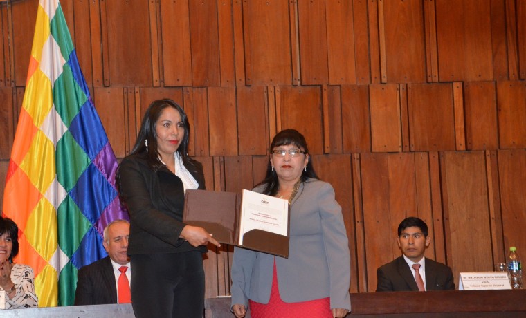 4. María Tereza Garrón Yucra (titular)