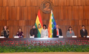 El TSE entrega credenciales a las 52 autoridades electas para el Órgano Judicial y el Tribunal Constitucional Plurinacional