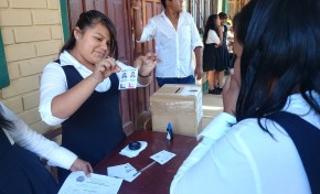 La estudiante Carmen Rosa Cruz fue electa como presidenta del colegio Tarija 3